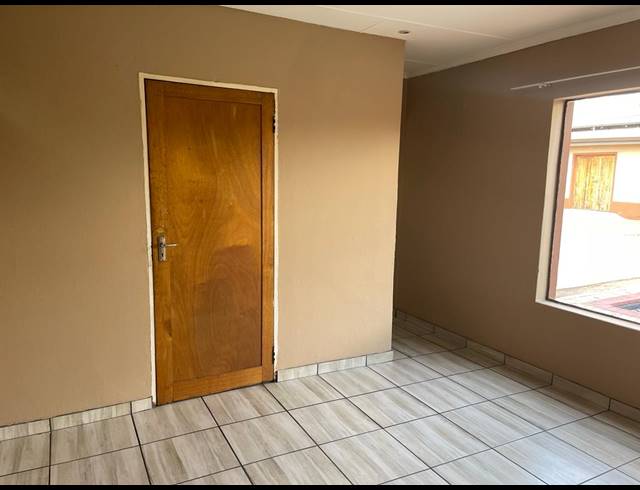 3 BEDROOM HOUSE FOR SALE IN BRENTHURST